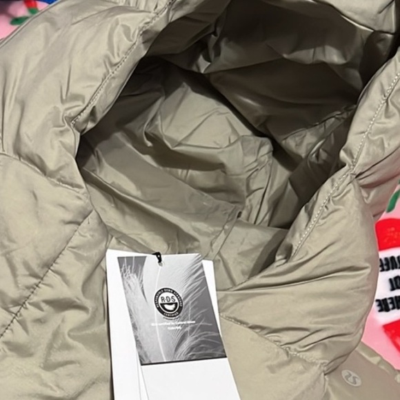 NWT Lululemon Wunder Puff Super Cropped Vest - Picture 5 of 5